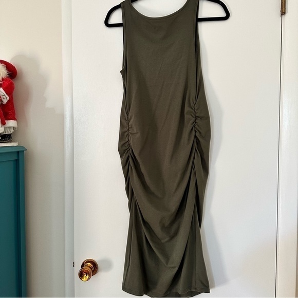 Isabel Maternity Sleeveless Stretch Dress - Picture 4 of 5
